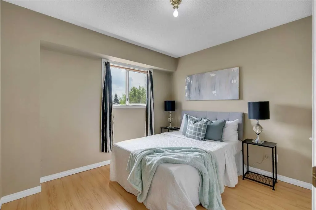 57 Falmere Way NE