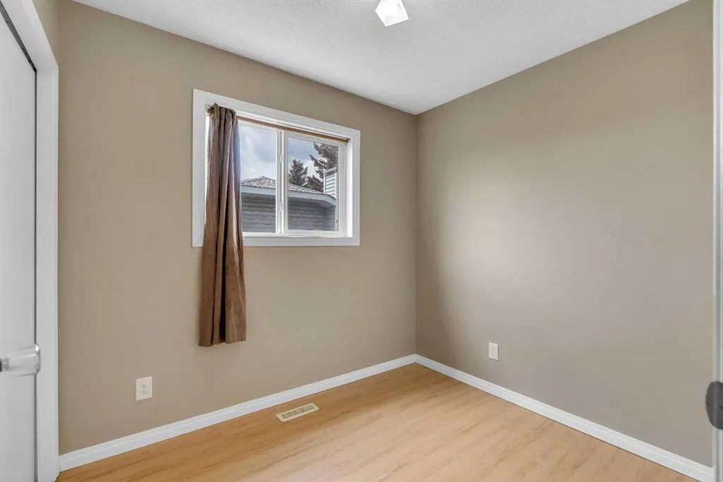 57 Falmere Way NE