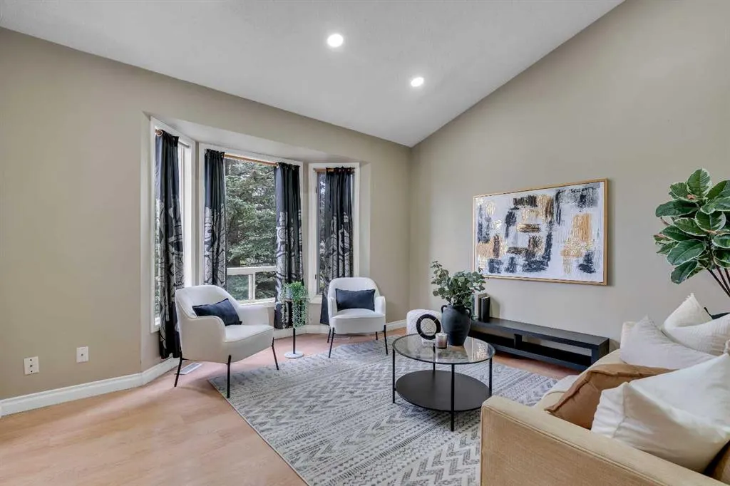 57 Falmere Way NE