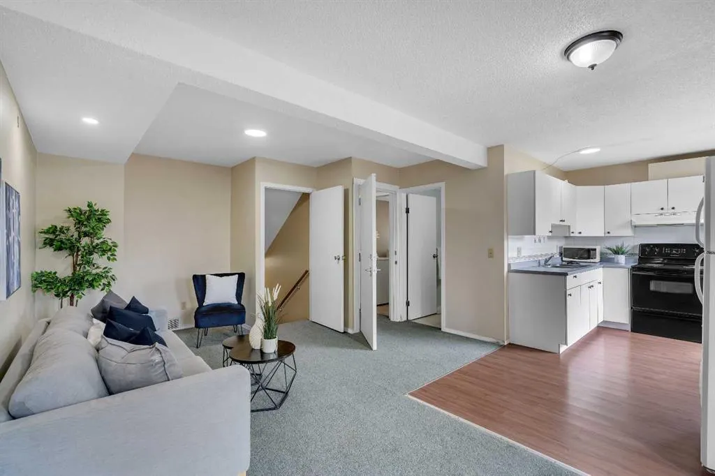 57 Falmere Way NE
