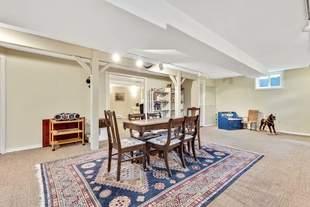 98 Saddle Road