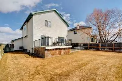 163 Springmere Close