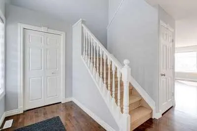 163 Springmere Close