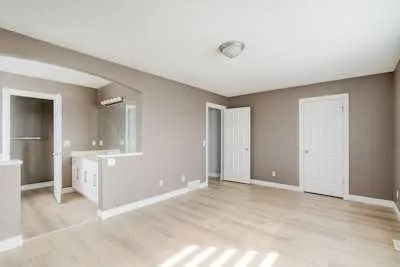 163 Springmere Close