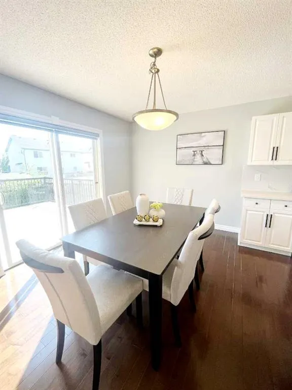 163 Springmere Close