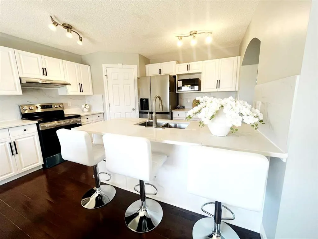 163 Springmere Close