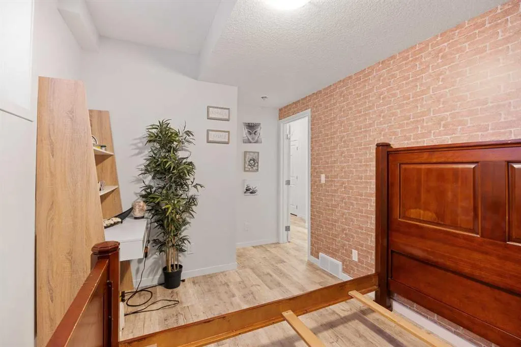 140 Seton Terrace SE