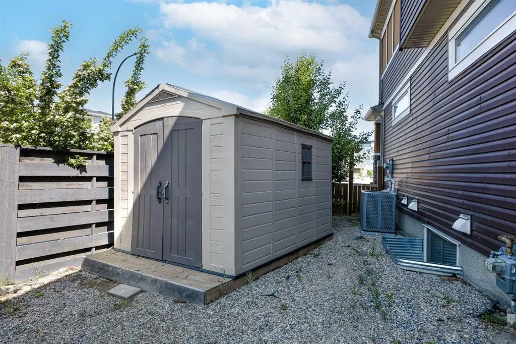 140 Seton Terrace SE