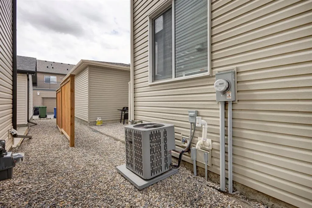 324 Carrington Way NW