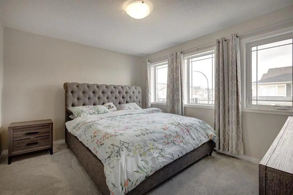 324 Carrington Way NW