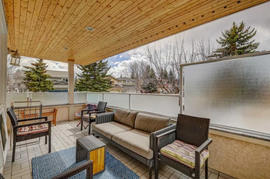 220 Santana Bay NW