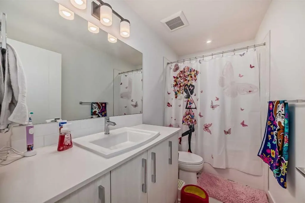 144 Merganser Drive W