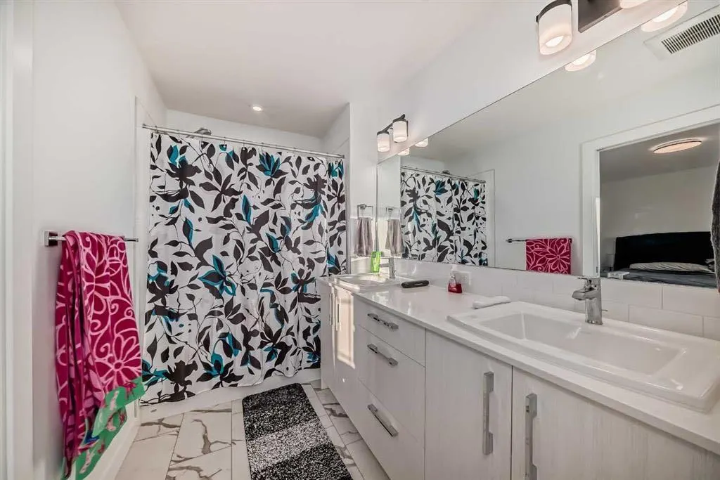 144 Merganser Drive W