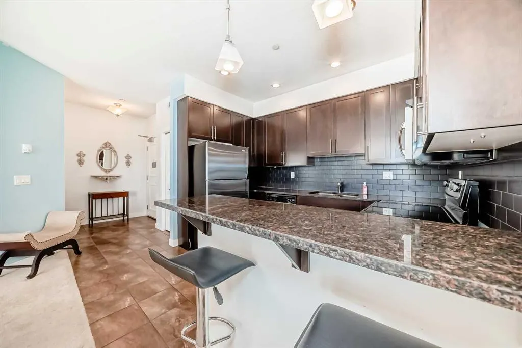 1005B Westmount Drive, #216
