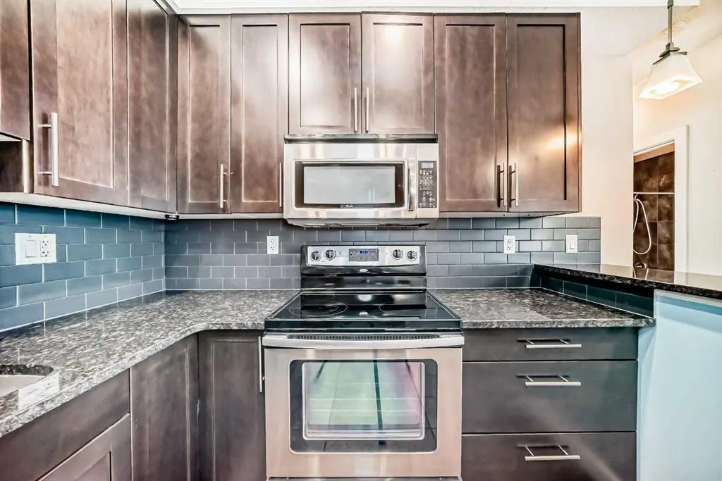1005B Westmount Drive, #216