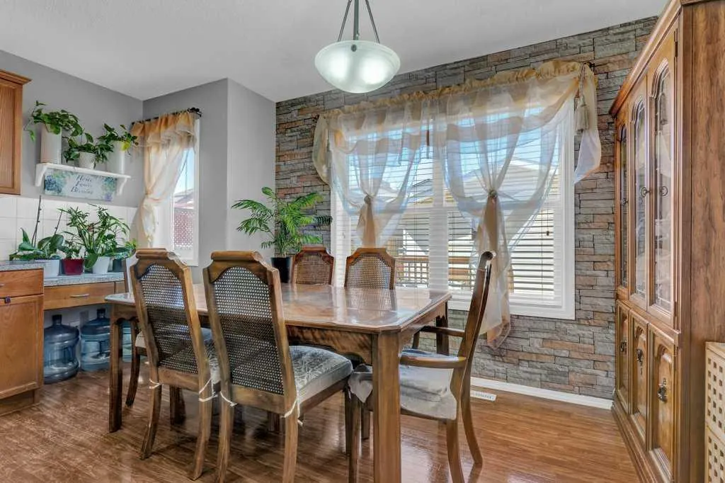 241 Covemeadow Road NE