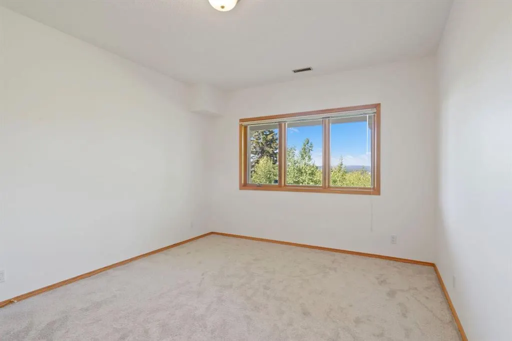 288145 160 Avenue W