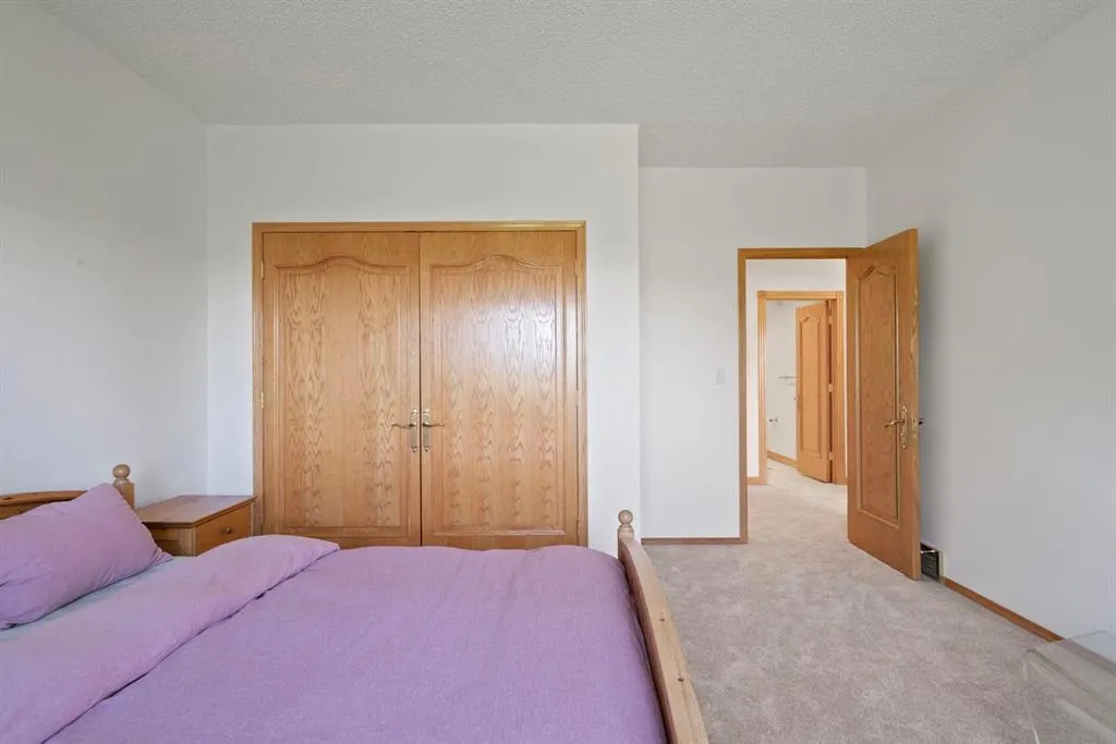 288145 160 Avenue W