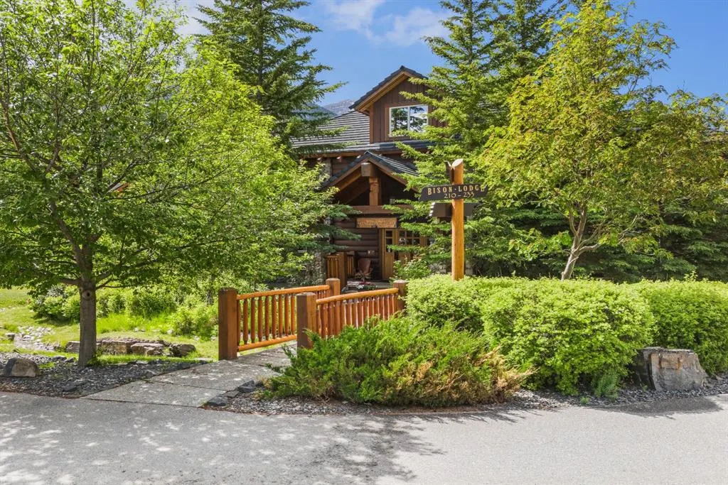 104 Armstrong Place, #210