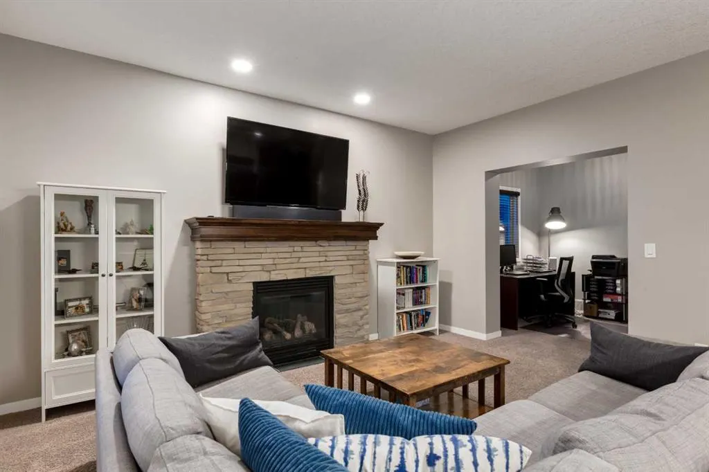 94 Auburn Glen Common SE