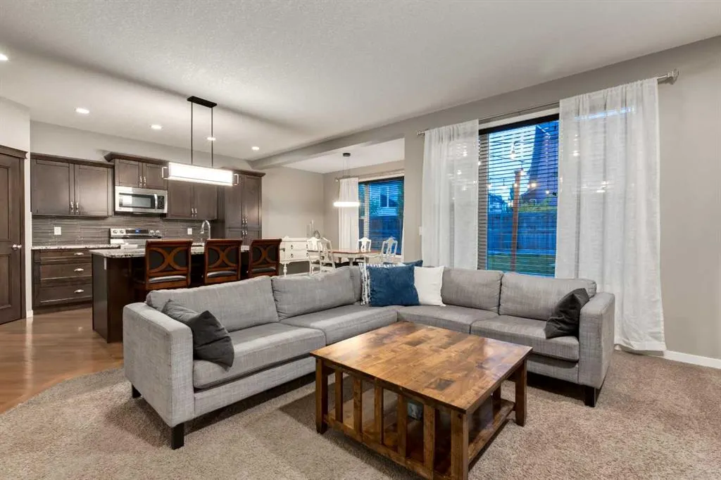 94 Auburn Glen Common SE