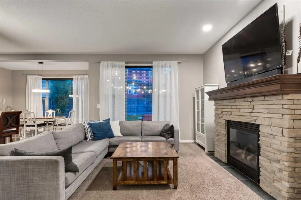 94 Auburn Glen Common SE