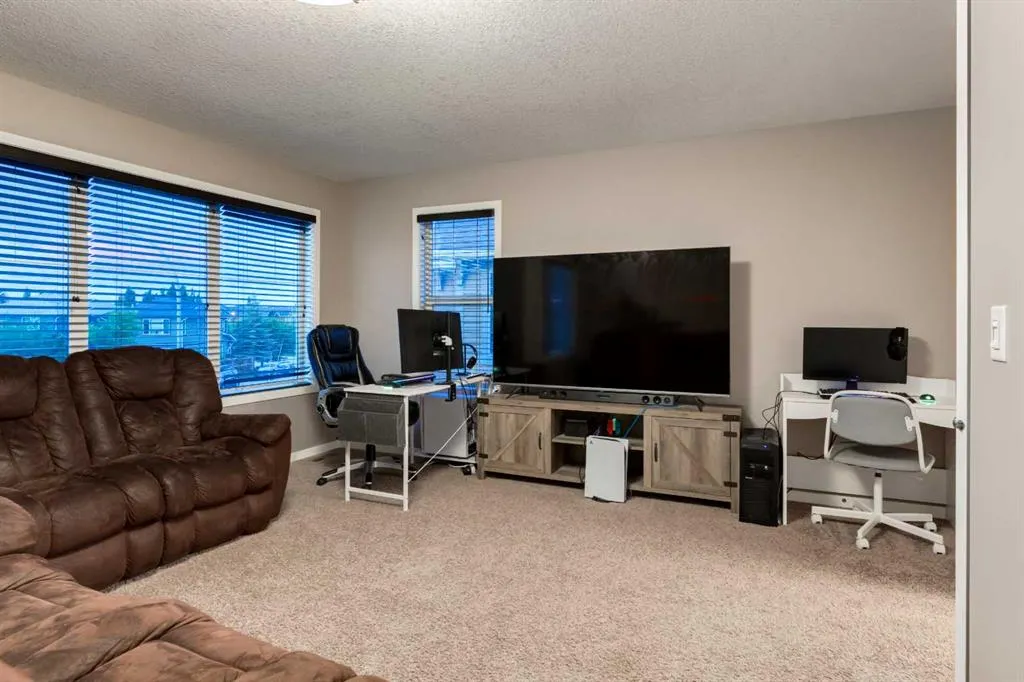 94 Auburn Glen Common SE