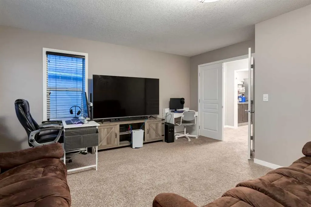 94 Auburn Glen Common SE