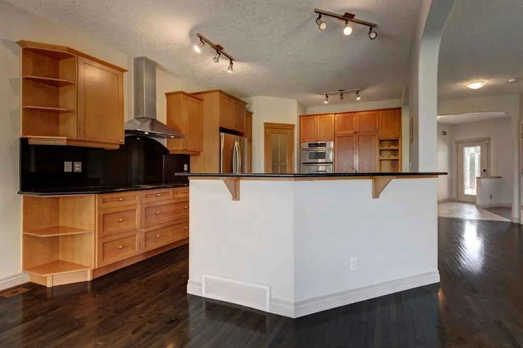230 Westmount Crescent
