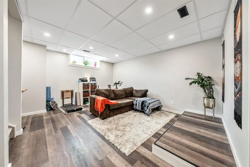 324 Cranfield Common SE