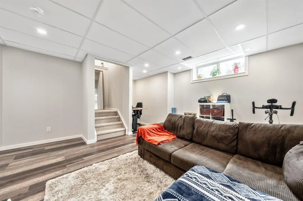324 Cranfield Common SE