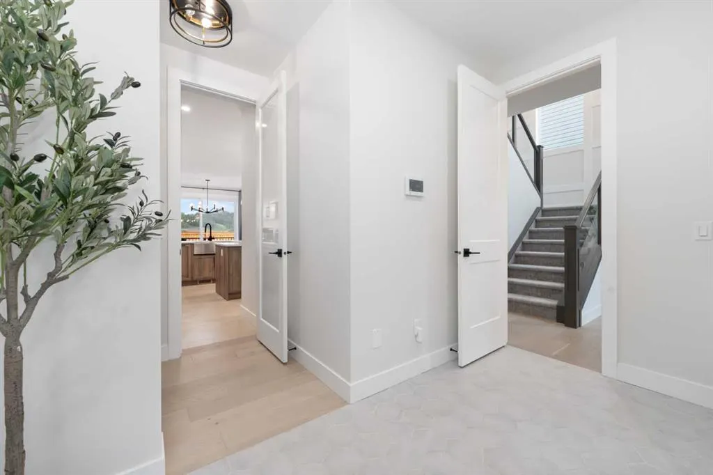 8 Vantage Drive