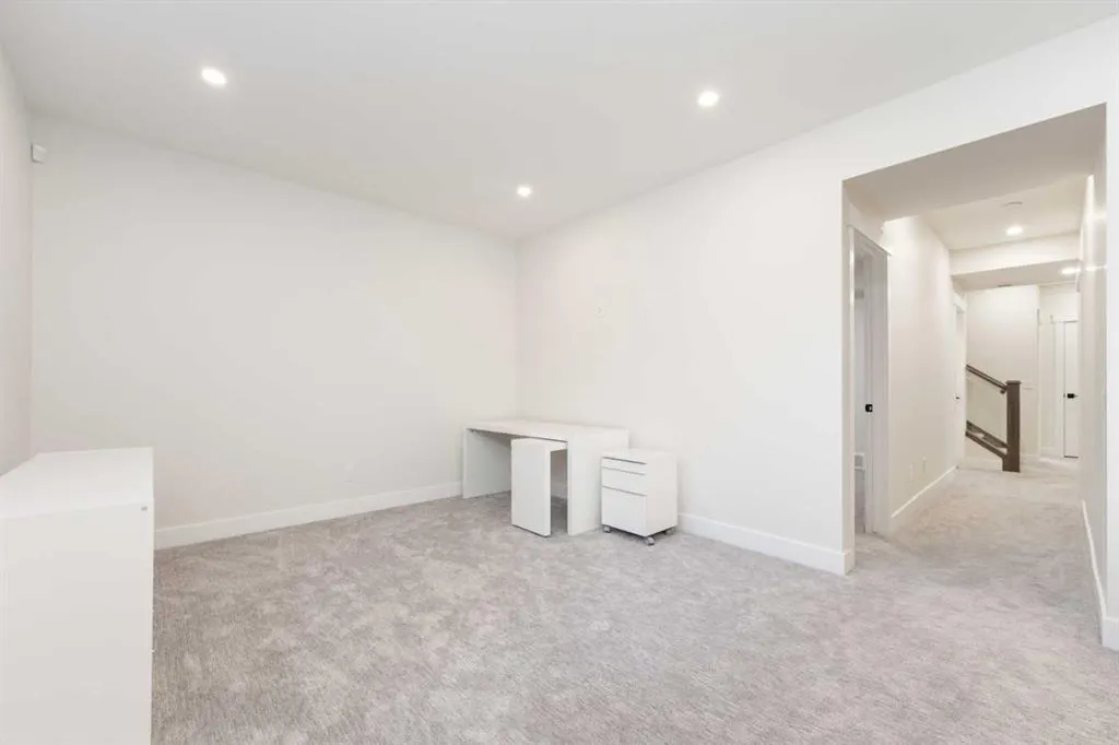 8 Vantage Drive