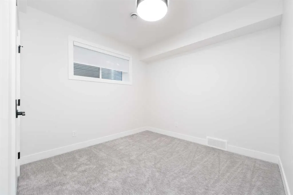 8 Vantage Drive