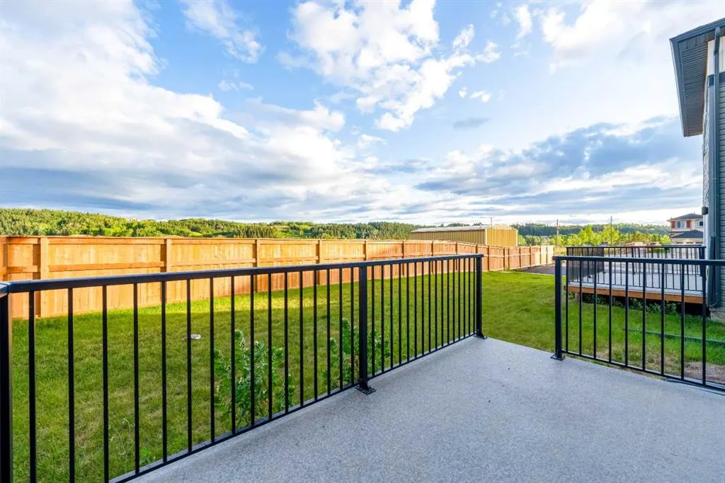 8 Vantage Drive