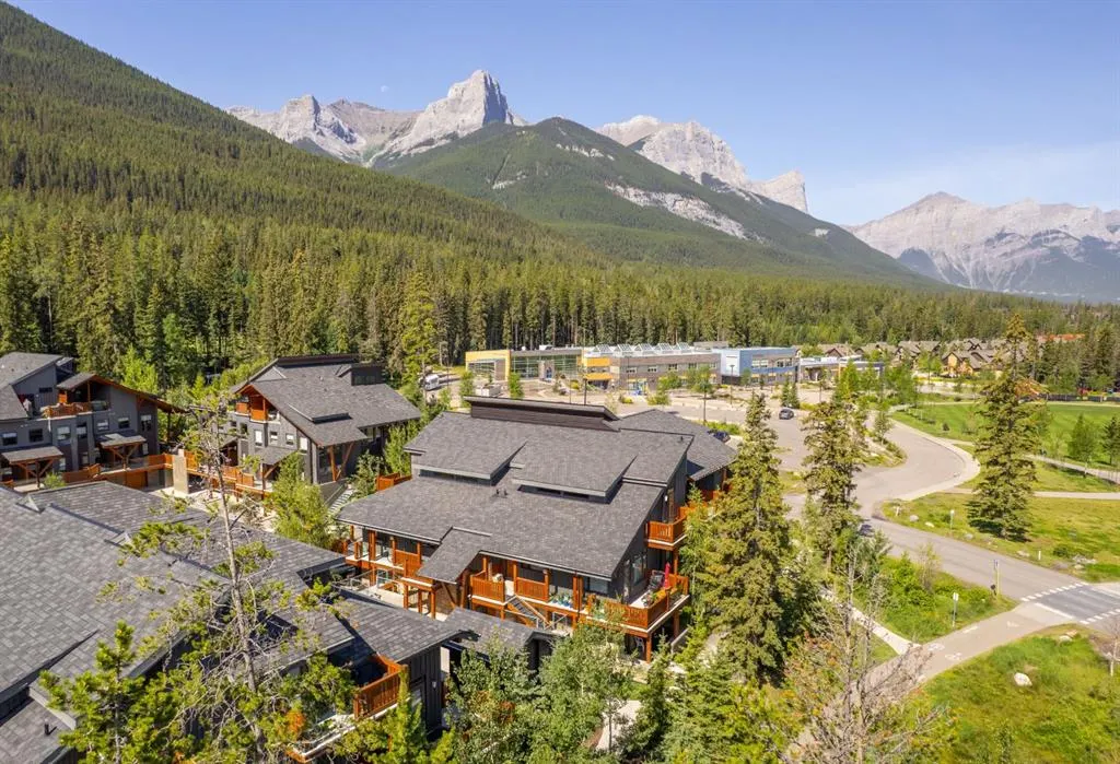 3000A Stewart Creek Drive, #204