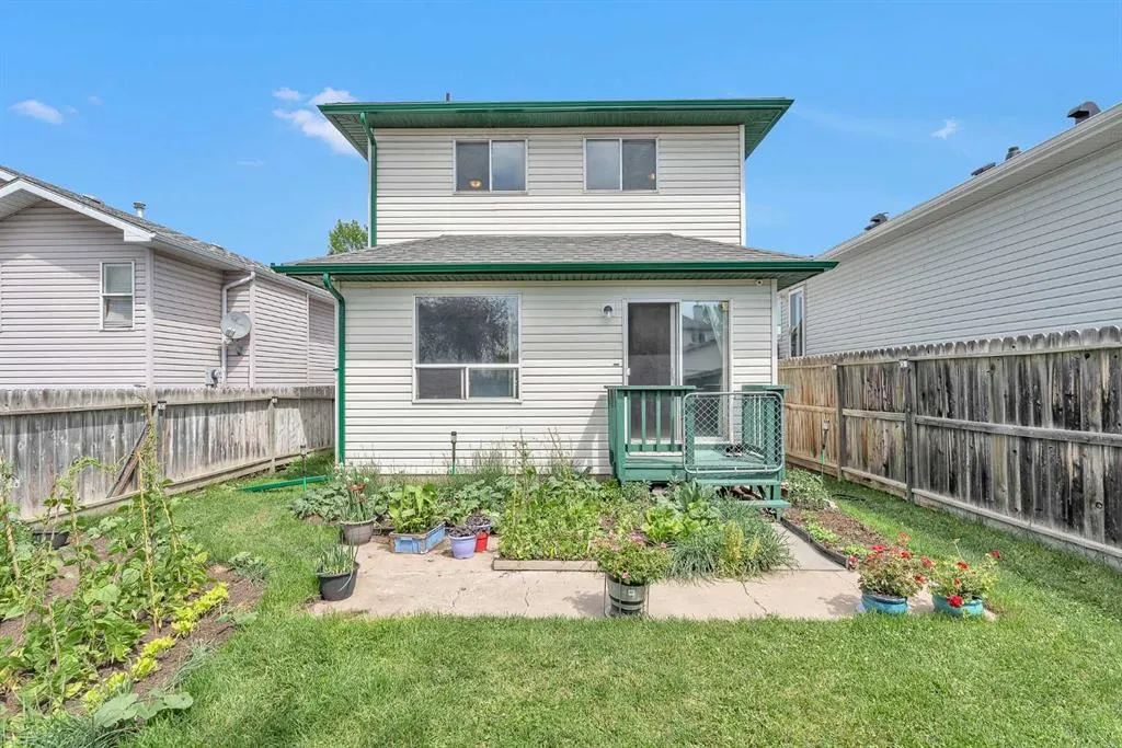 15 Harvest Rose Circle NE