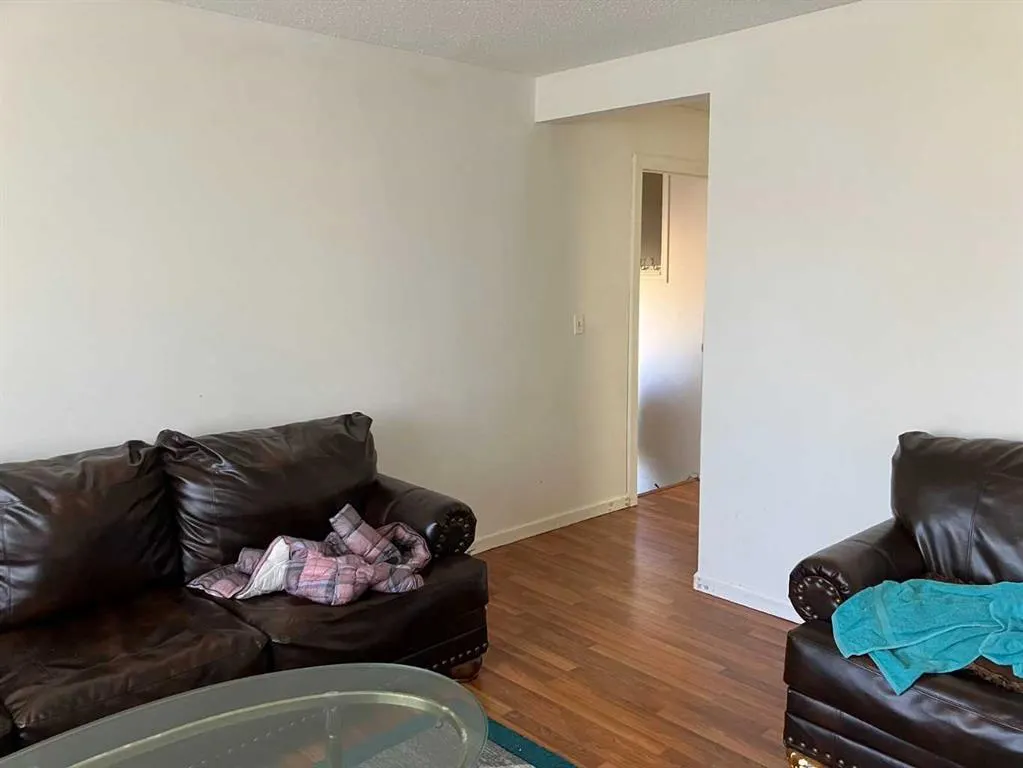 72 Fonda Crescent SE
