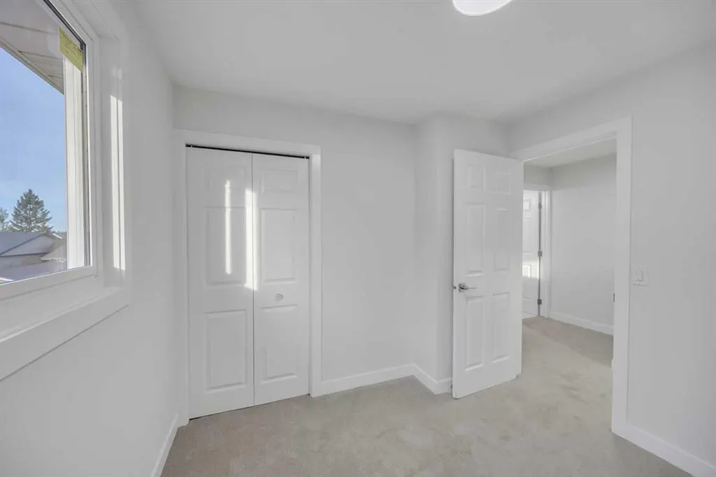 231 Falshire Way NE