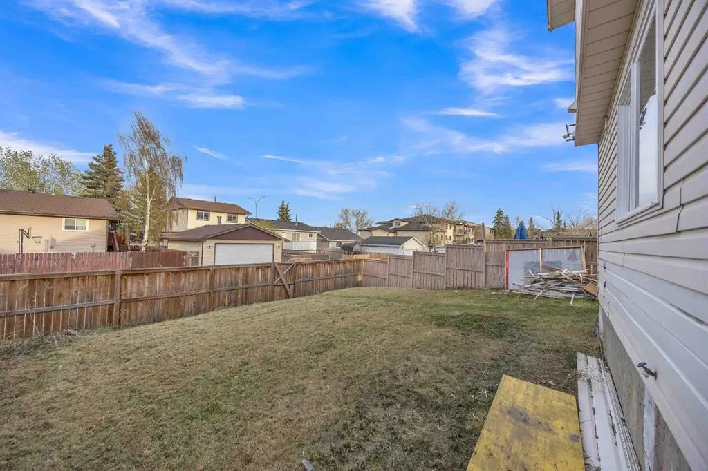 231 Falshire Way NE