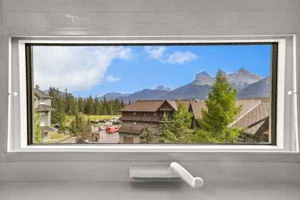 186 Kananaskis Way NW, #408
