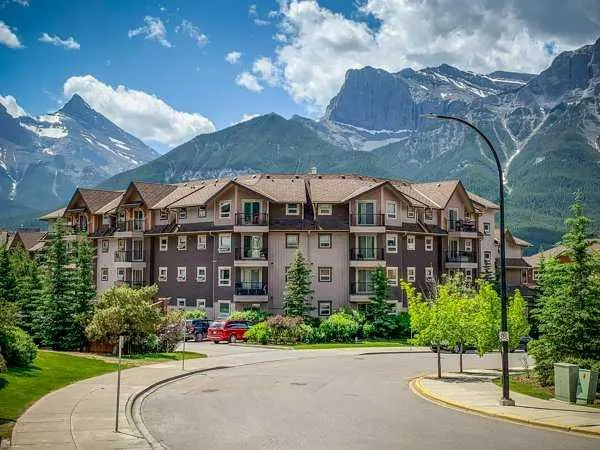 186 Kananaskis Way NW, #408