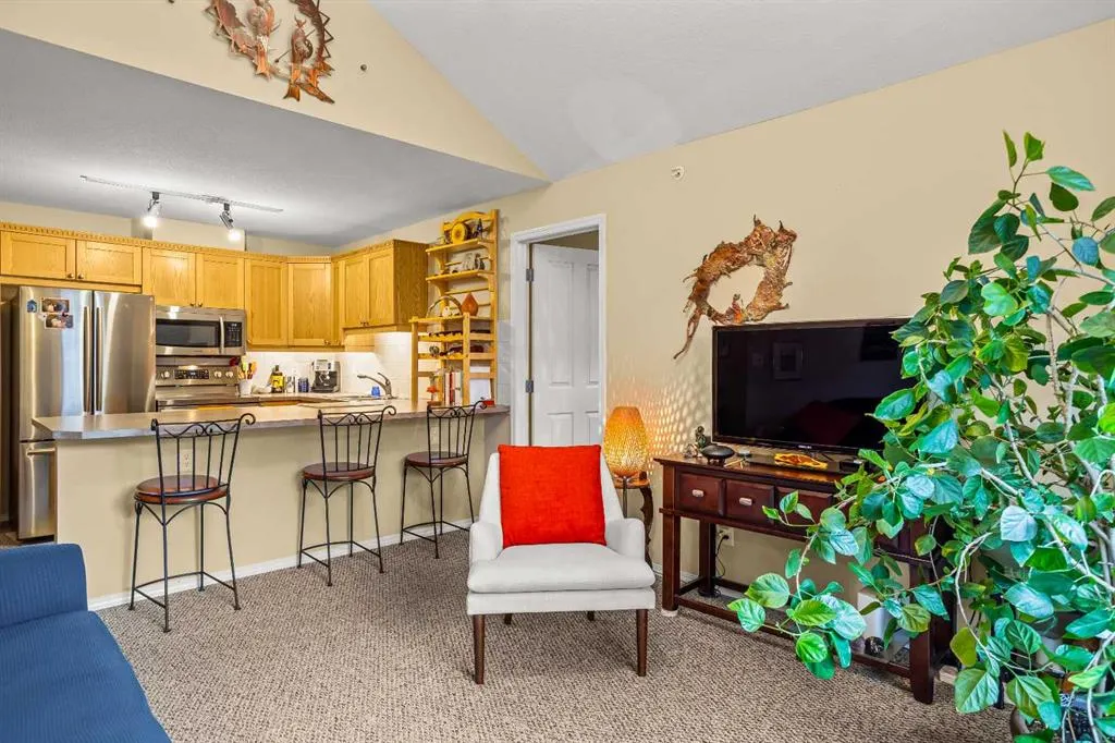 186 Kananaskis Way NW, #408