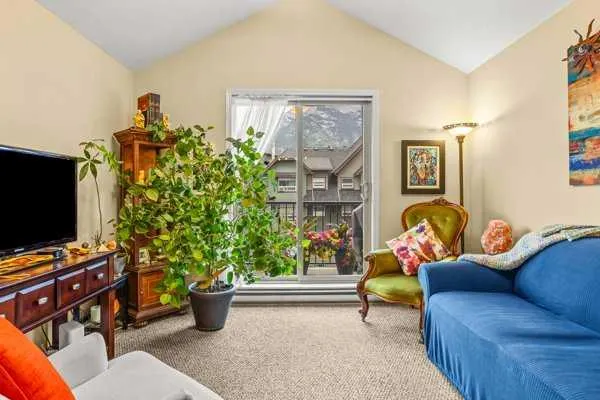 186 Kananaskis Way NW, #408