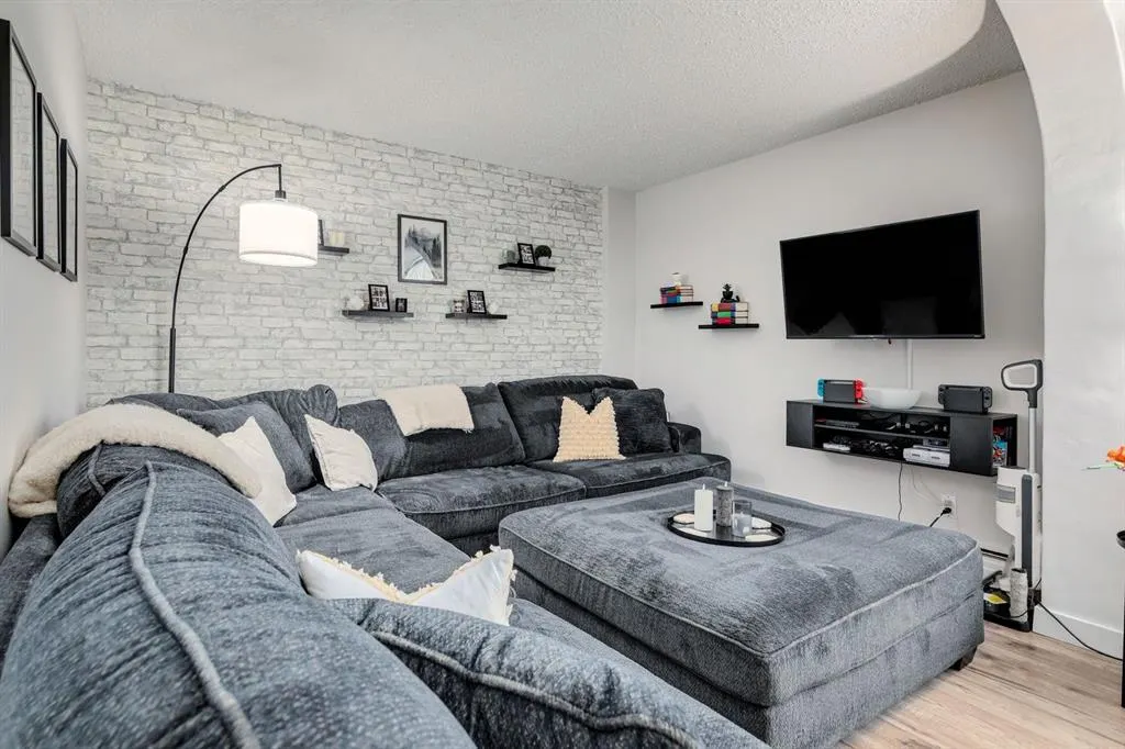 314 14 Street NW, #302