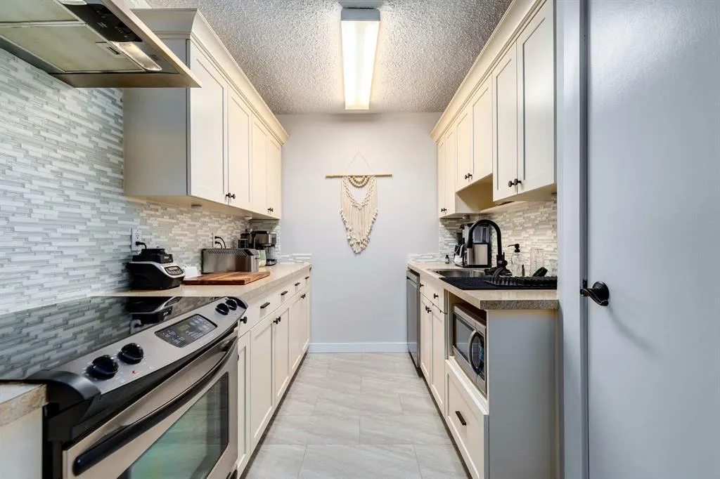 314 14 Street NW, #302