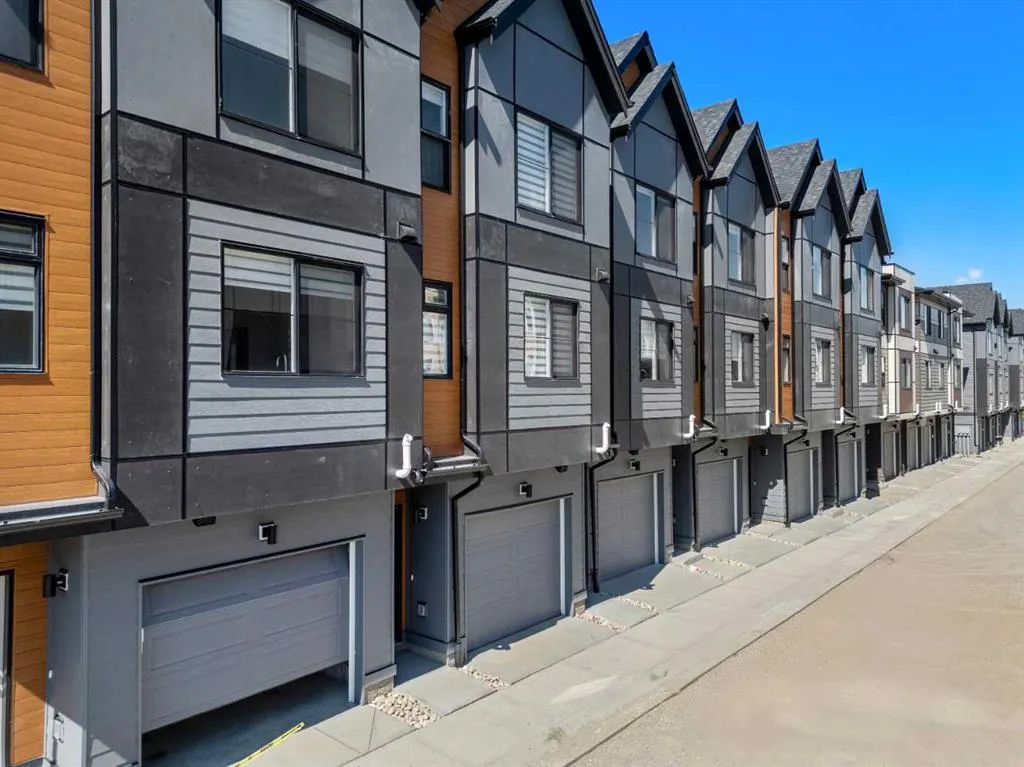 550 Seton Circle SE, #203