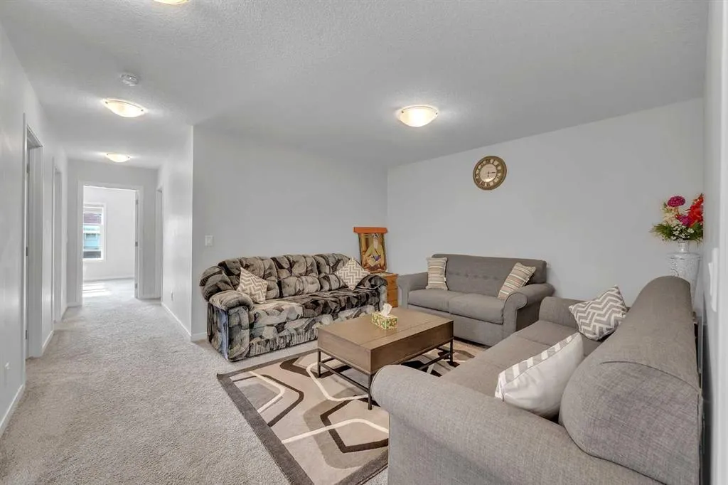 229 Cornerbrook Common NE