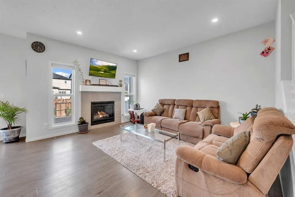 229 Cornerbrook Common NE