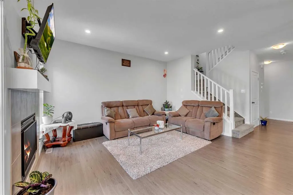 229 Cornerbrook Common NE